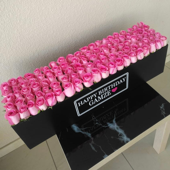 100 pink Roses in A long box - black