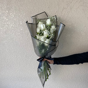 12 White roses Bouquet