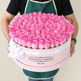 100 Pink Roses - large round box