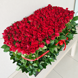 200 Red Roses in A Big long black box