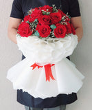 Assorted red roses bouquet - NEW