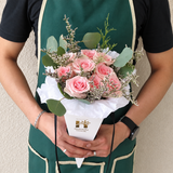 Light pink roses - White Cone
