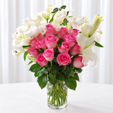 Flowers arrangement in a vase
