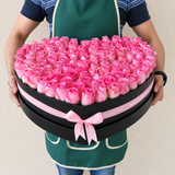 100 Pink Roses Heart Box
