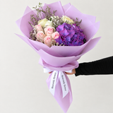 Purple hydrangeas and roses bouquet Ko