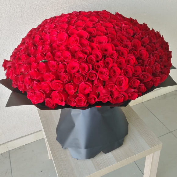 300 pink Roses Bouquet