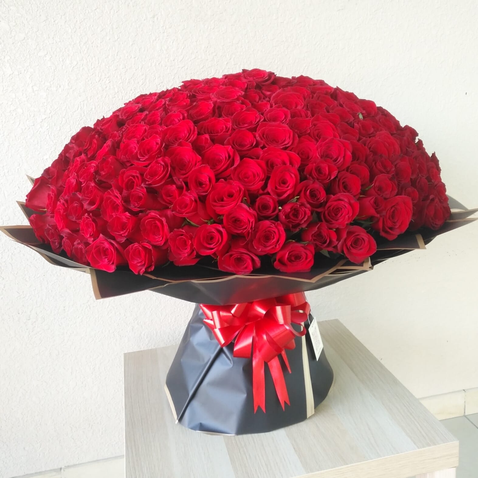 300 Red Roses Bouquet Delivery in Dubai. Luxurious 300 roses bouquet.