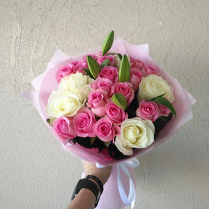 Pink roses and lilies Bouquet