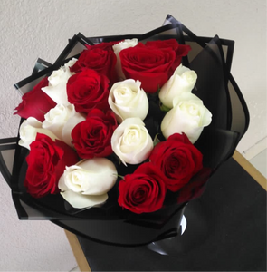 20 roses Bouquet - Red and white