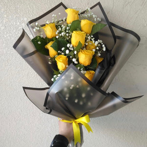 12 Yellow Roses Bouquet
