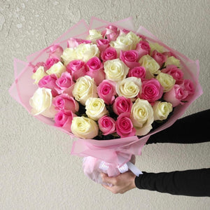 Pink and white roses bouquet