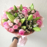 Pink roses and lilies Bouquet