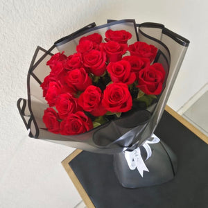 20 roses Bouquet - Red