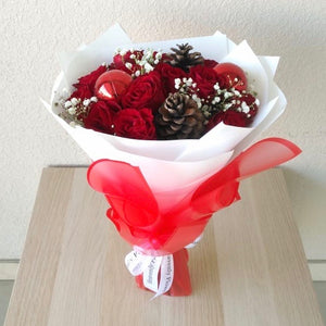Christmas red roses bouquet