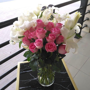 Flowers arrangement in a vase