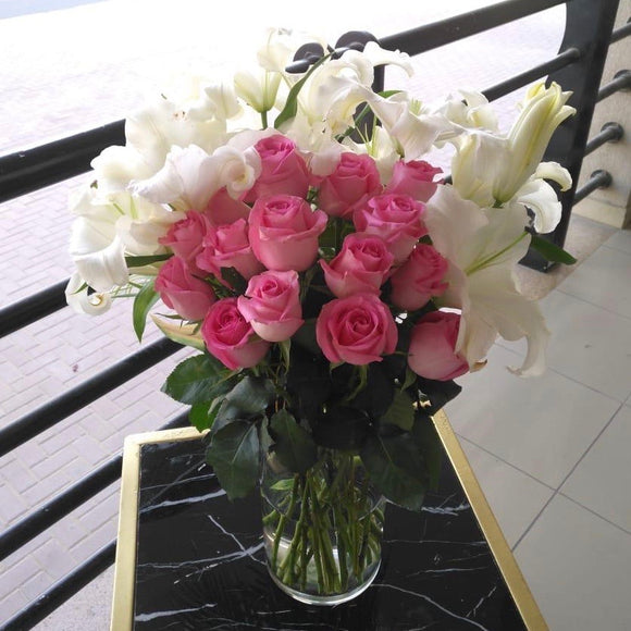 Flowers arrangement in a vase